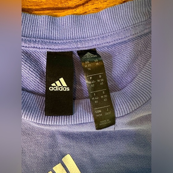 adidas Women’s Crew New. Oversized, medium. - Picture 3 of 6